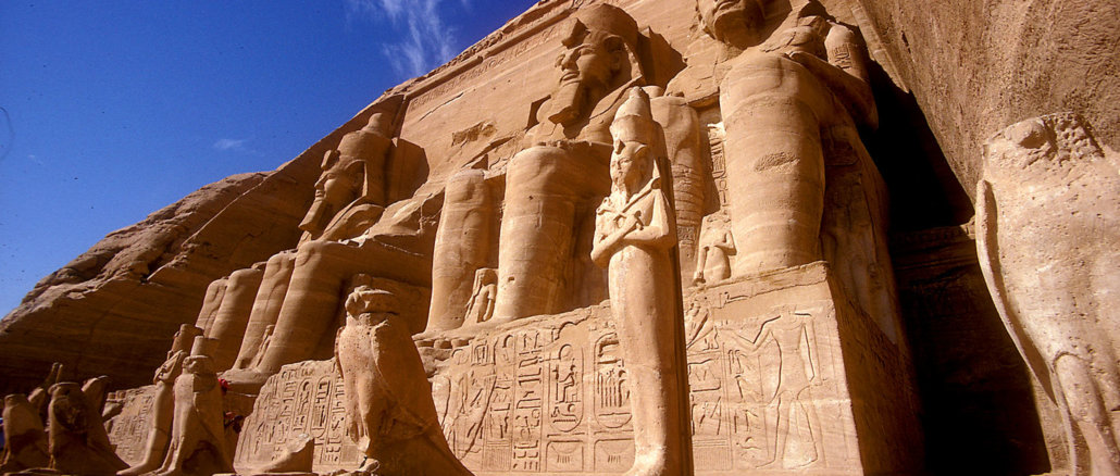 Abu-Simbel-Wide-Angle